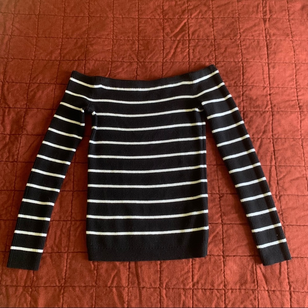 American Eagle: Off-The-Shoulder Striped Long Sleeve